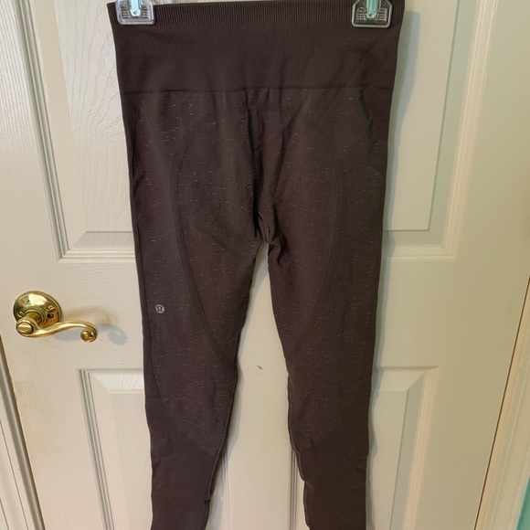 Lululemon Free To Flow 7/8 Tight Fleck - Picture 6 of 6
